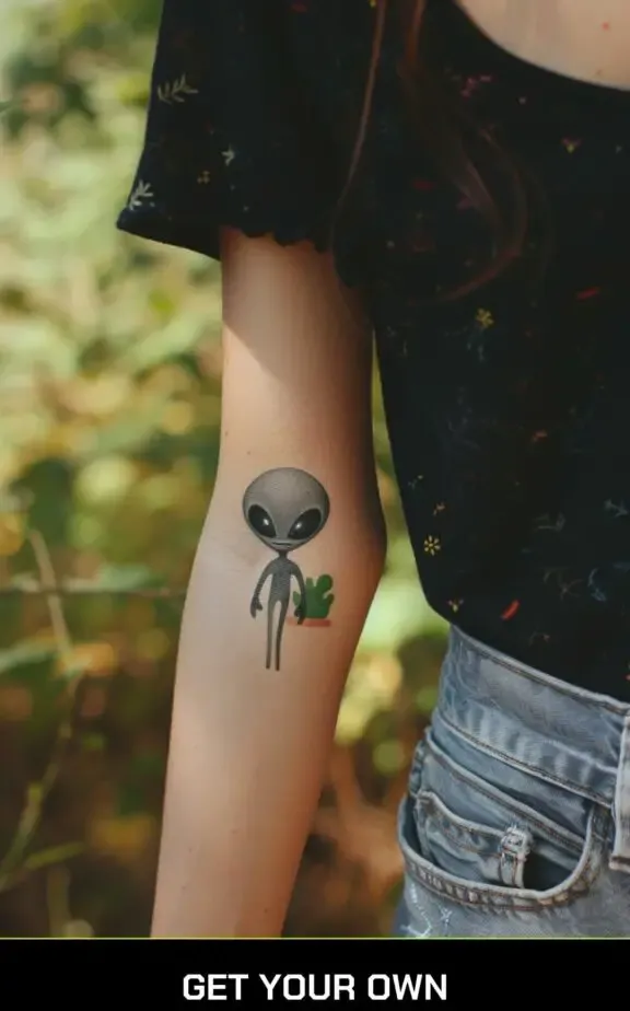 small alien tattoo
